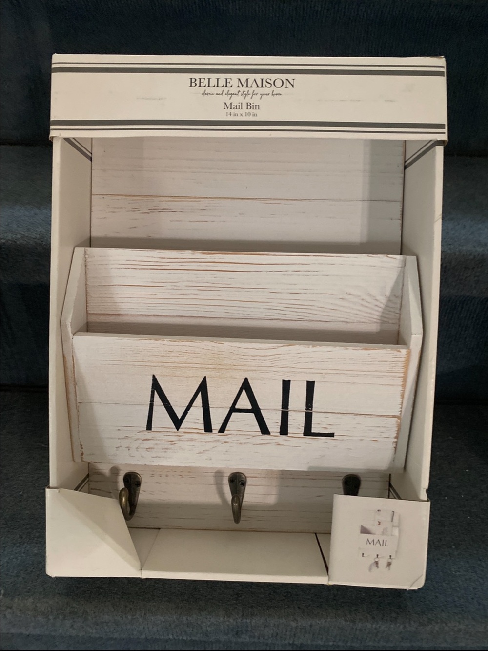Belle Maison White Rustic Mail Bin with Hooks
